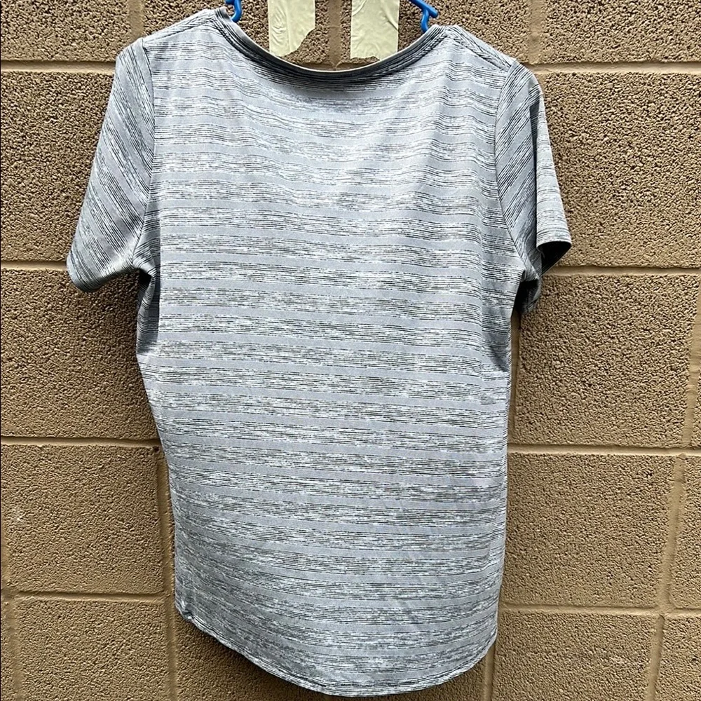Nike Dri Fit Women's Gray V-Neck Top Size‎ XL